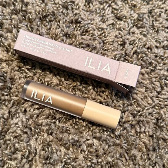 ILIA Liquid Powder Eye Shadow Tint - adobe - Picture 8 of 9